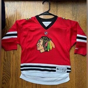 Blackhawks jersey! 2T-4T